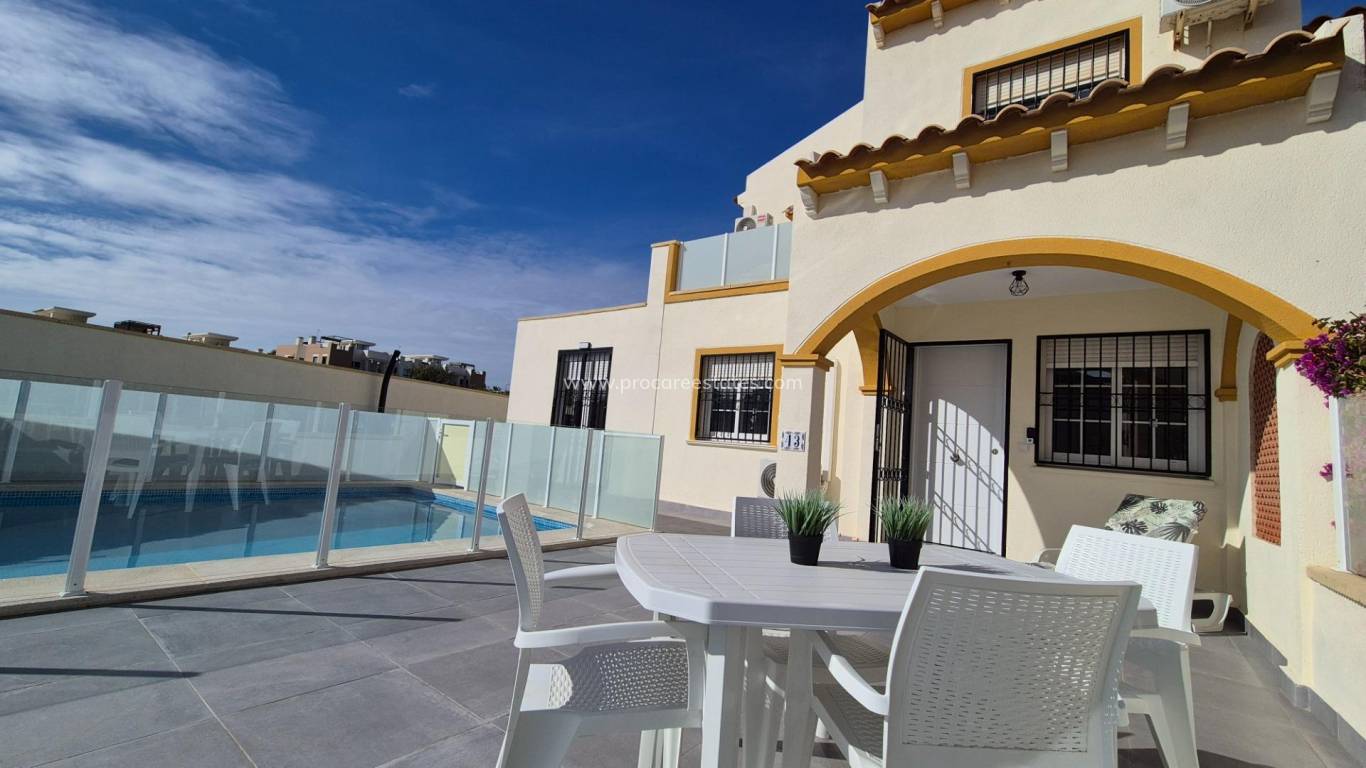 Verkauf - Villa - Orihuela Costa - La Zenia