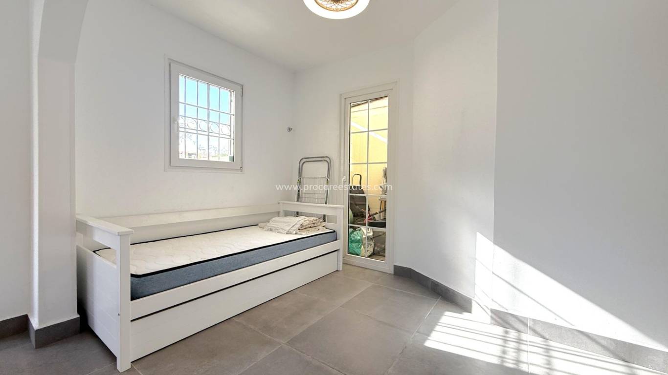 Verkauf - Villa - Orihuela Costa - La Zenia