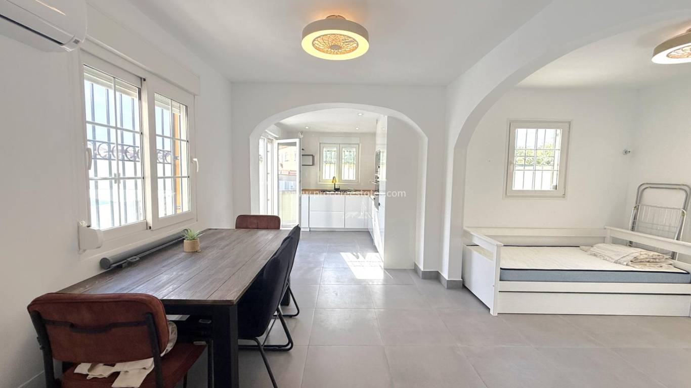 Verkauf - Villa - Orihuela Costa - La Zenia