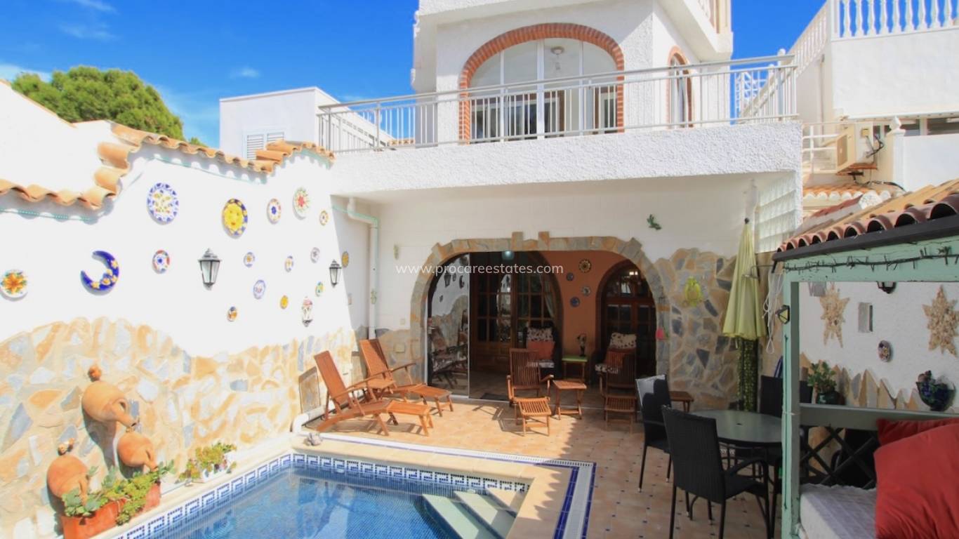 Verkauf - Villa - Orihuela Costa - La Zenia