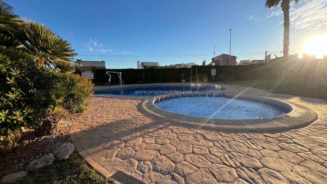 Verkauf - Villa - Orihuela Costa - Los Almendros-La Florida