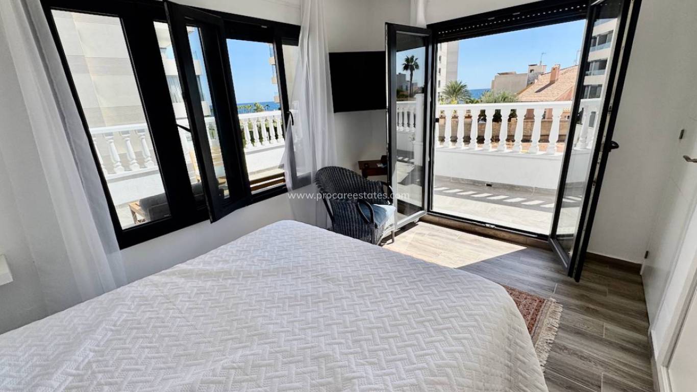 Verkauf - Villa - Orihuela Costa - Punta Prima