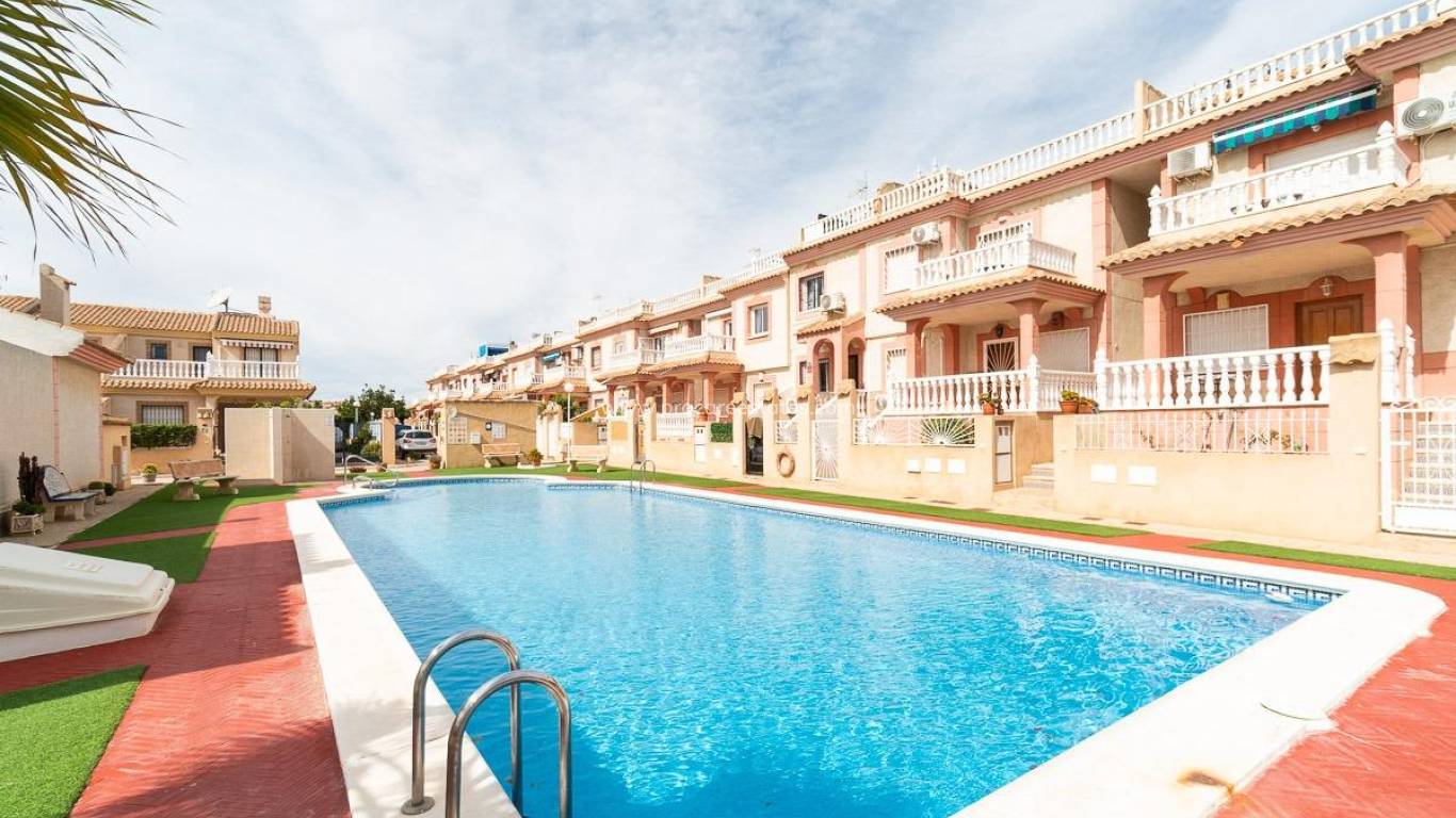 Verkauf - Villa - Orihuela Costa - Punta Prima