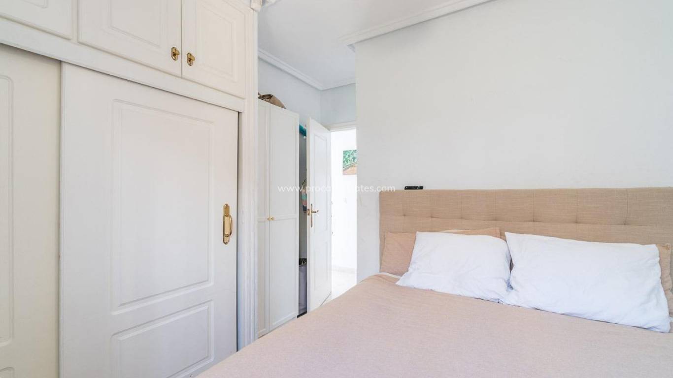 Verkauf - Villa - Orihuela Costa - Punta Prima
