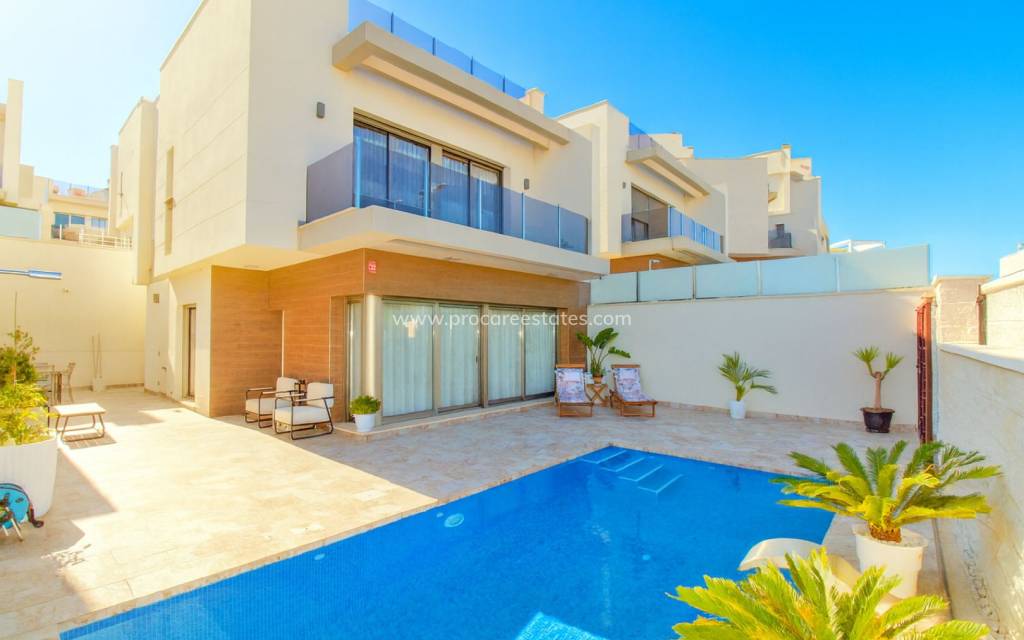 Verkauf - Villa - Orihuela Costa - Villamartin
