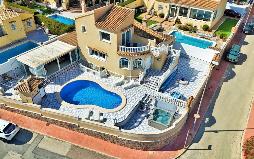 Verkauf - Villa - Orihuela Costa - Villamartin