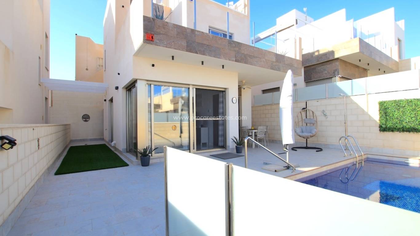 Verkauf - Villa - Orihuela Costa - Villamartin