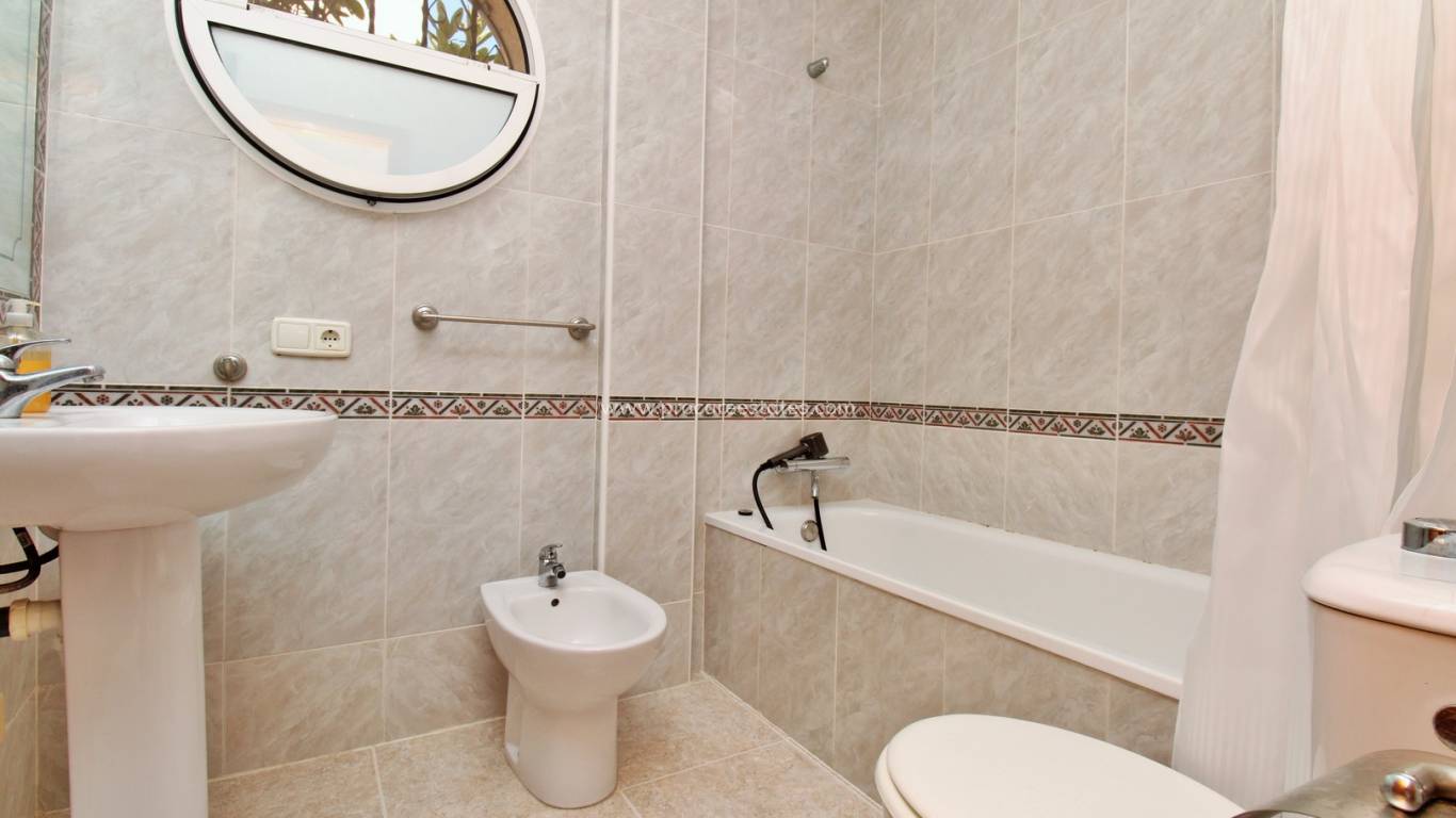 Verkauf - Villa - Orihuela Costa - Villamartin