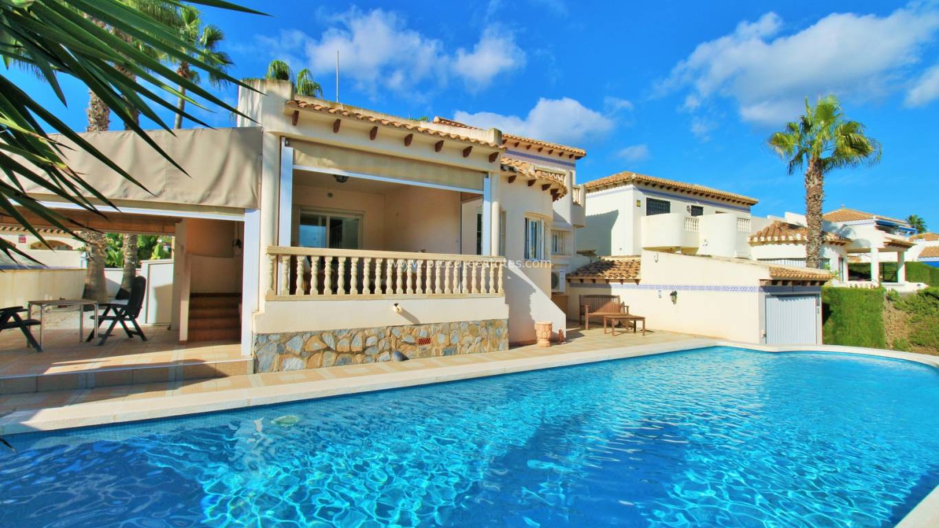 Verkauf - Villa - Orihuela Costa - Vistabella Golf