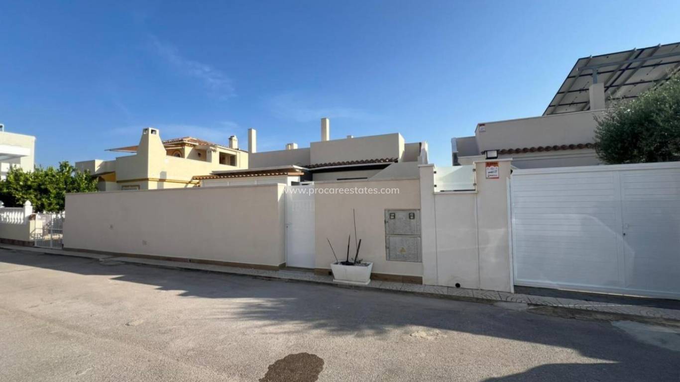 Verkauf - Villa - Torrevieja - Aguas Nuevas