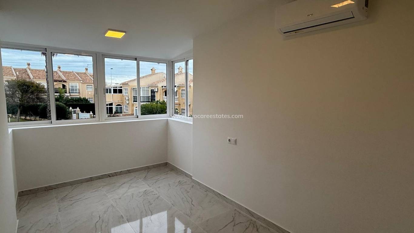 Verkauf - Wohnung - Torrevieja - Aguas Nuevas