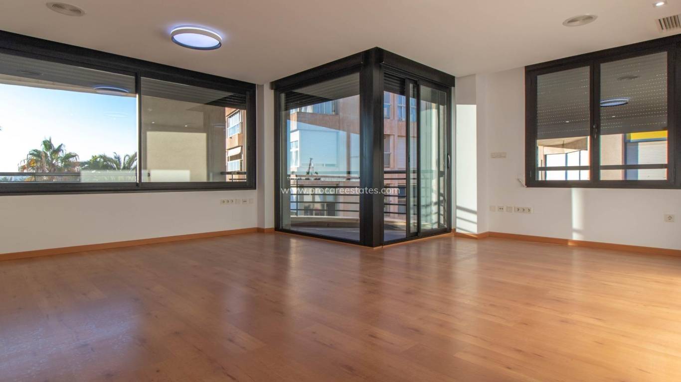 Verkauf - Wohnung - Torrevieja - Puerto Deportivo