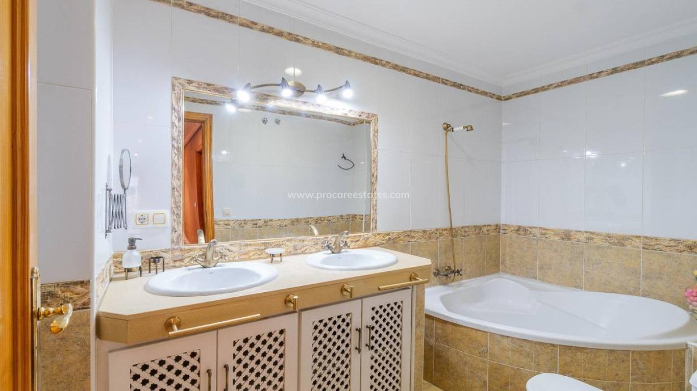 Verkauf - Wohnung - Torrevieja - Torrevieja Center