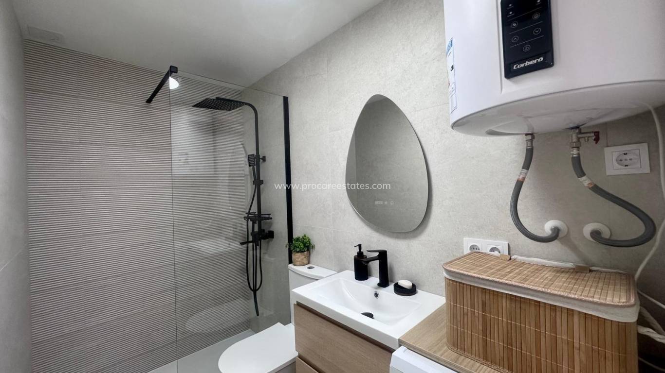 Verkauf - Wohnung - Torrevieja - Torrevieja Center