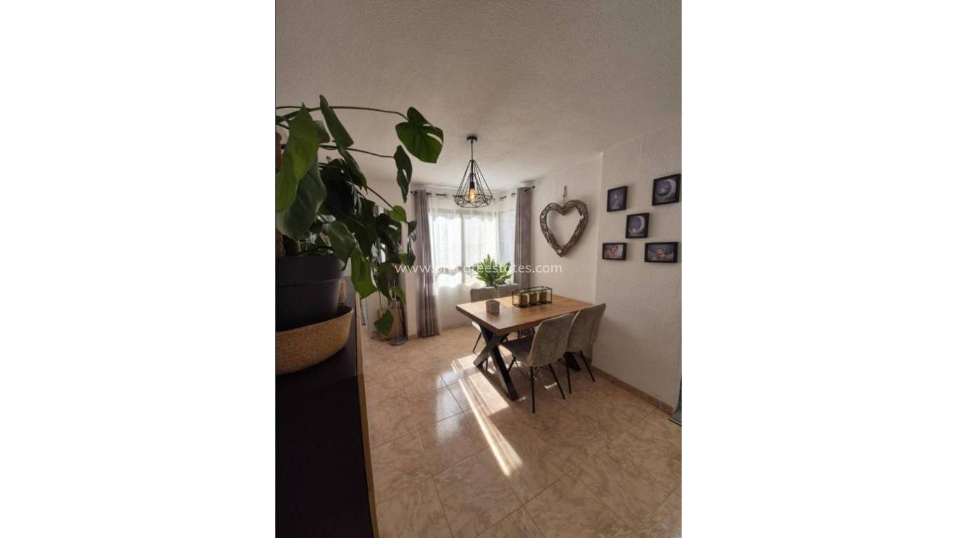 Verkoop - Appartement - Alfaz del PI - Pueblo