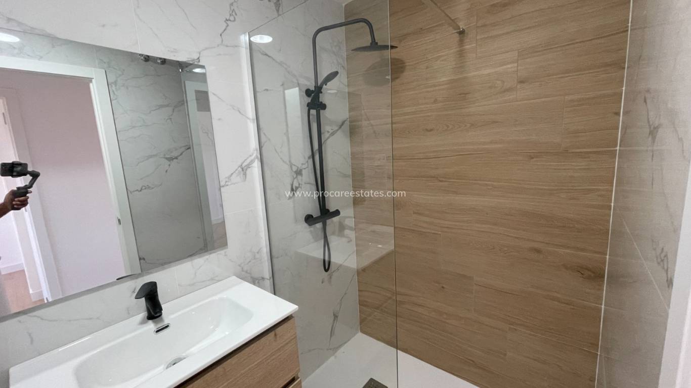 Verkoop - Appartement - Daya Nueva