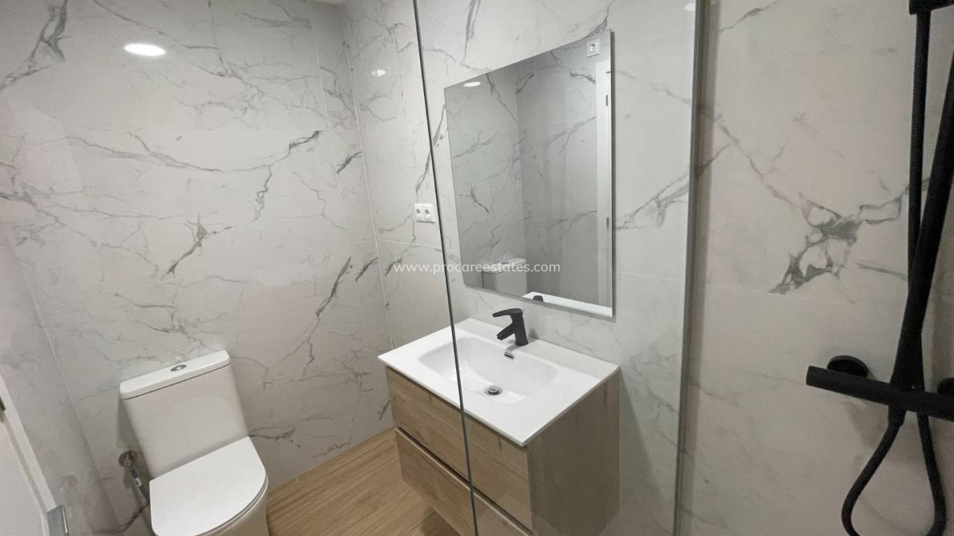 Verkoop - Appartement - Daya Nueva