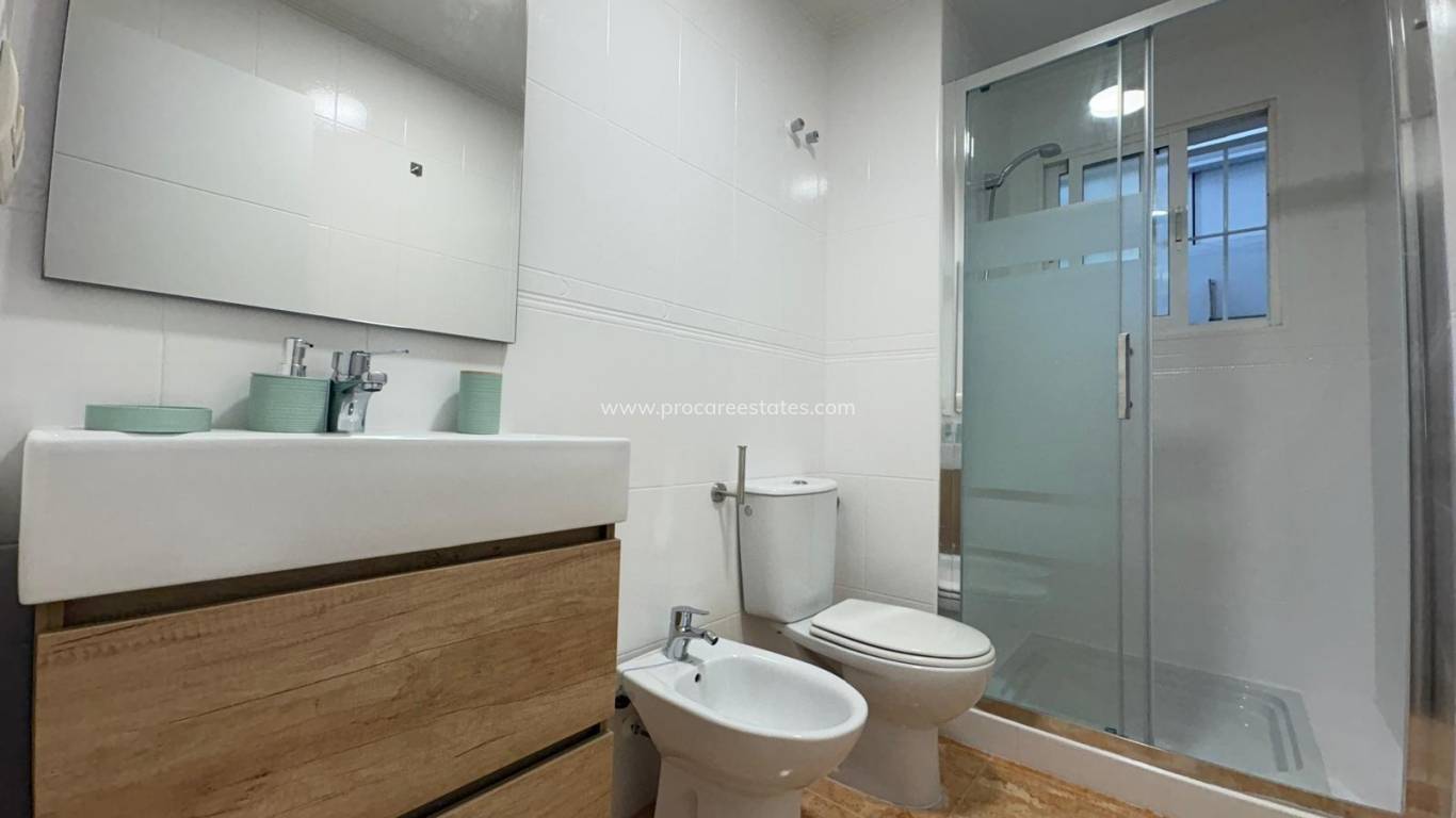 Verkoop - Appartement - Torrevieja - Paseo maritimo