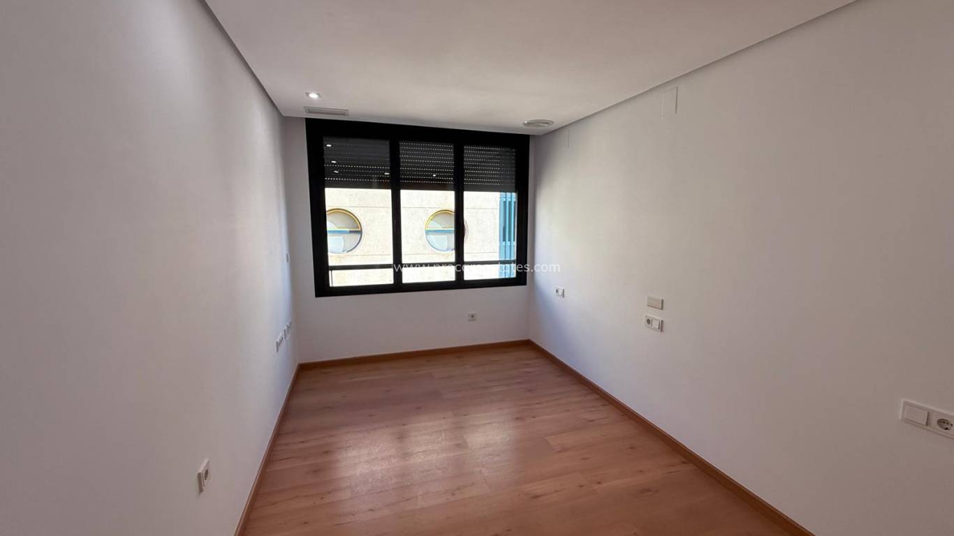 Verkoop - Appartement - Torrevieja - Puerto Deportivo