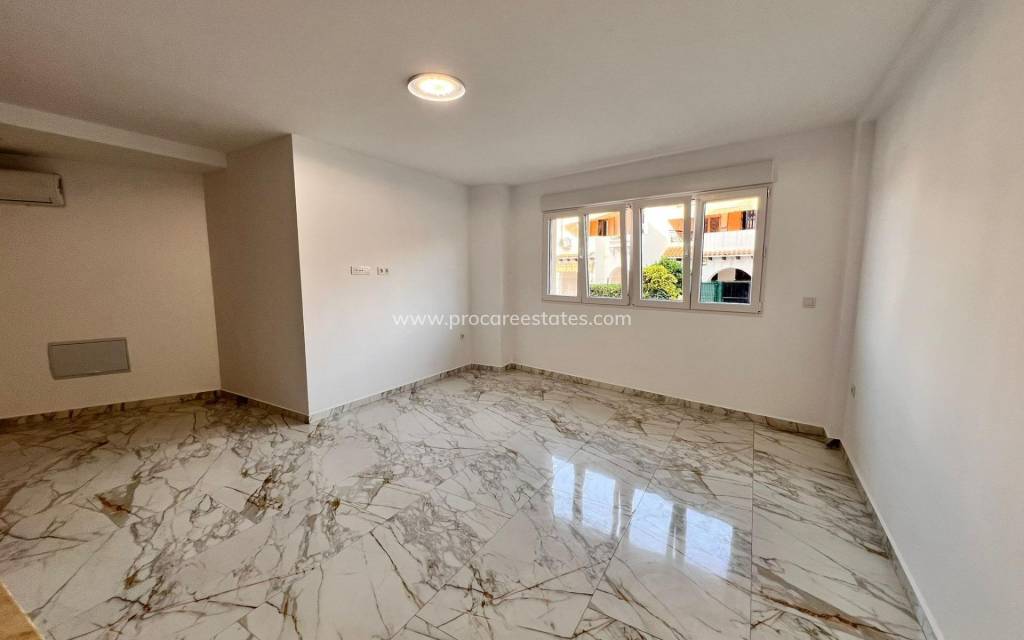 Verkoop - Appartement - Torrevieja - Torrevieja Center