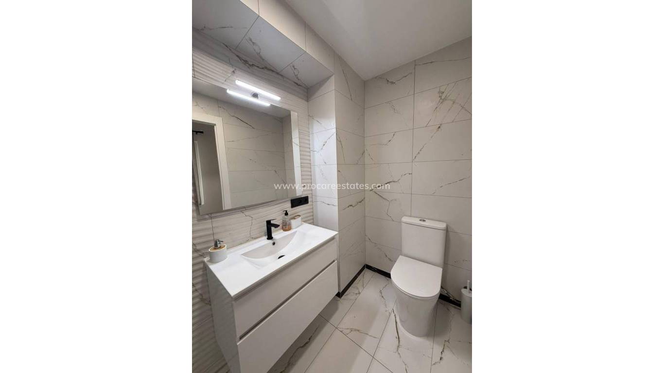 Verkoop - Appartement - Torrevieja - Torrevieja Center