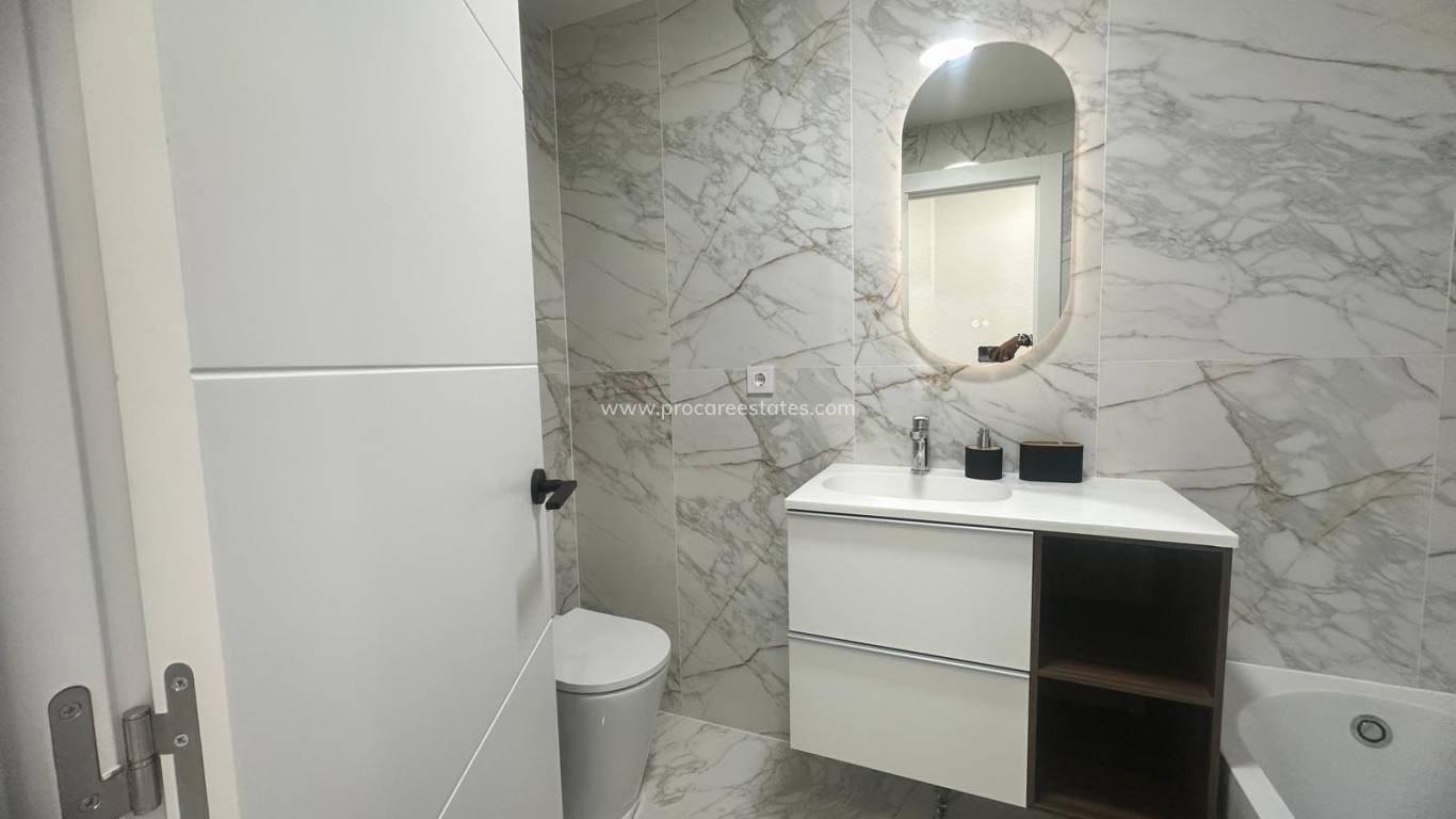 Verkoop - Appartement - Torrevieja - Torrevieja Center