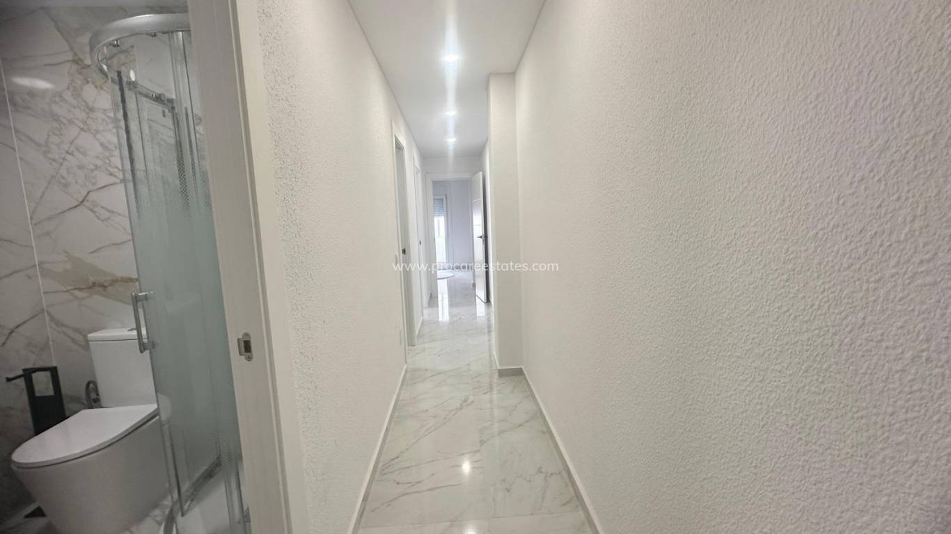 Verkoop - Appartement - Torrevieja - Torrevieja Center