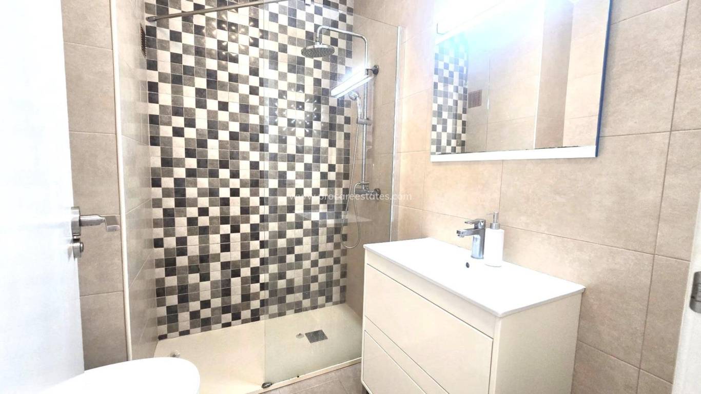 Verkoop - Appartement - Torrevieja - Torrevieja Center