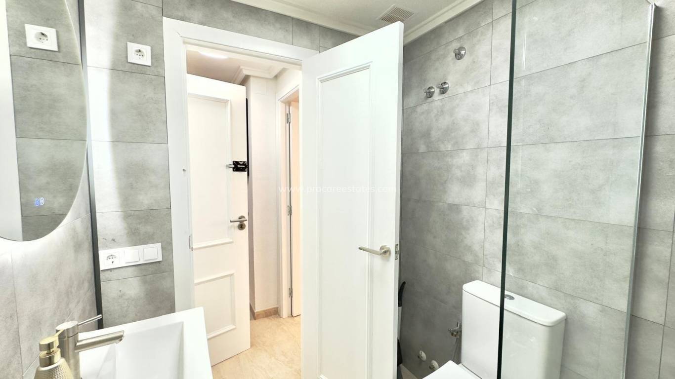 Verkoop - Appartement - Torrevieja - Torrevieja Center