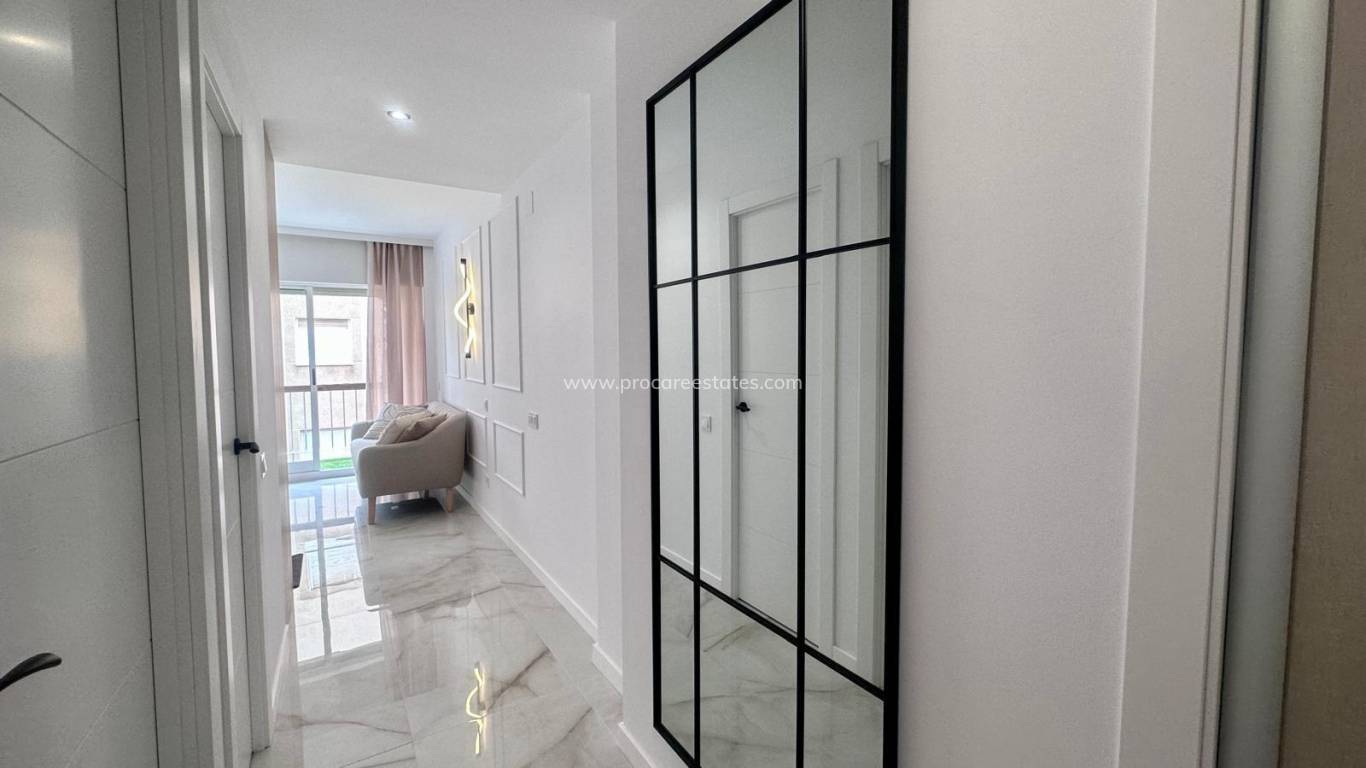 Verkoop - Appartement - Torrevieja - Torrevieja Center