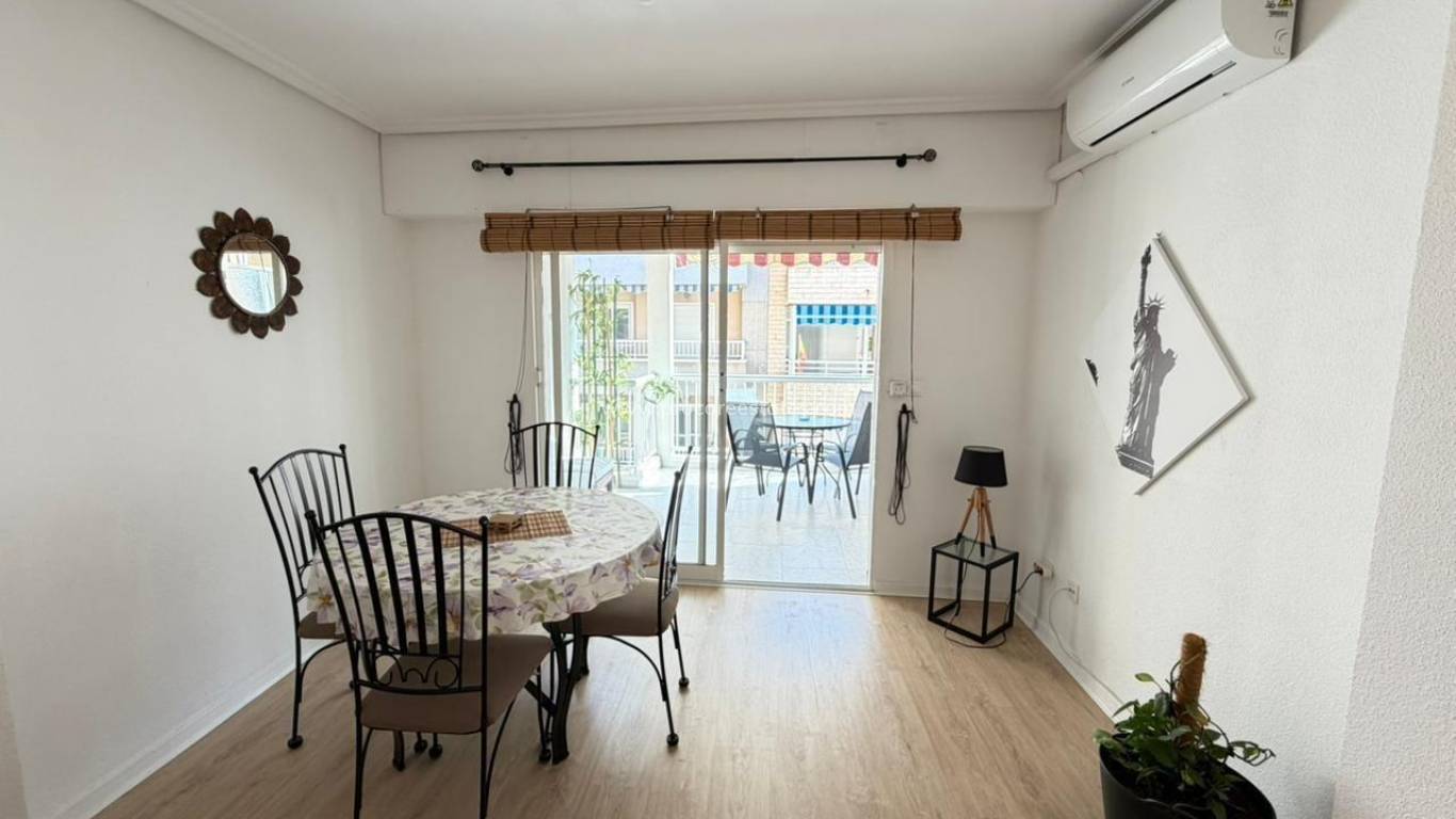 Verkoop - Appartement - Torrevieja - Torrevieja Center