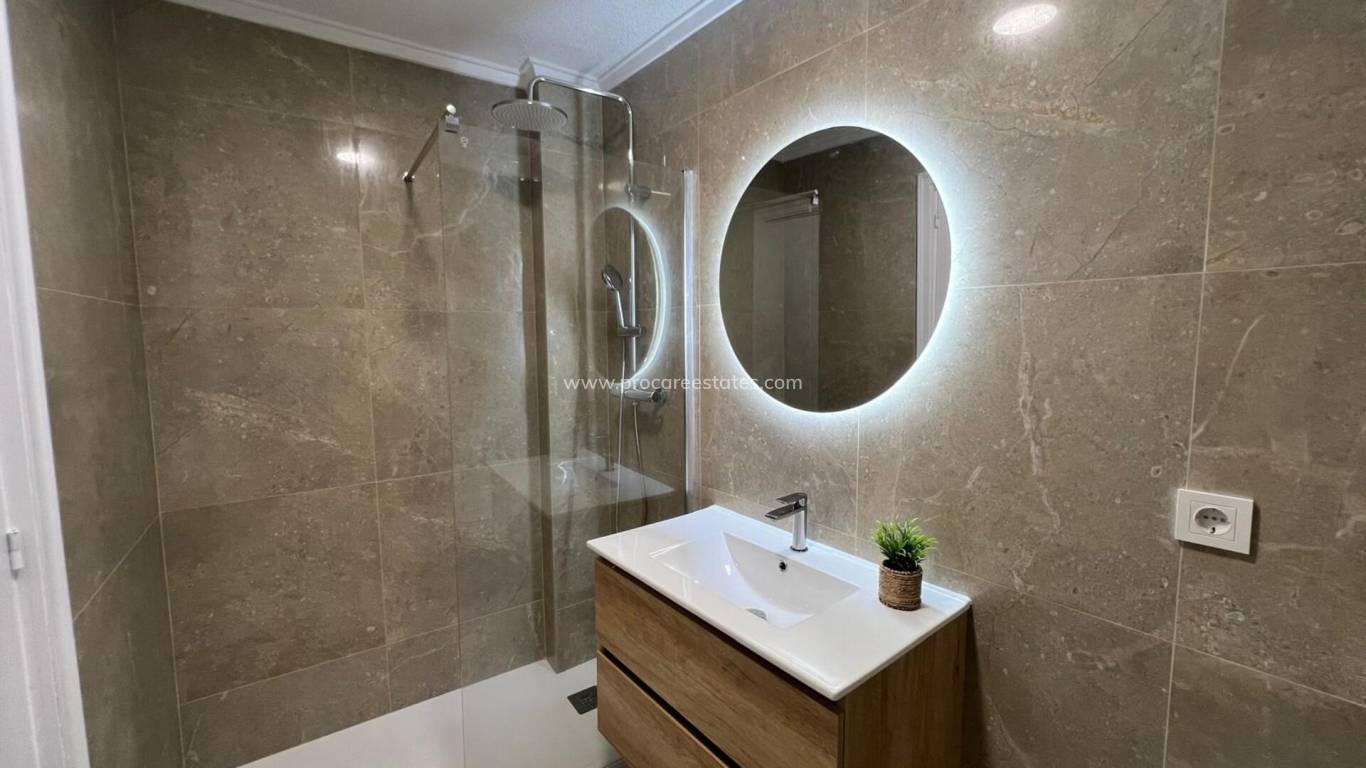 Verkoop - Appartement - Torrevieja - Torrevieja Center