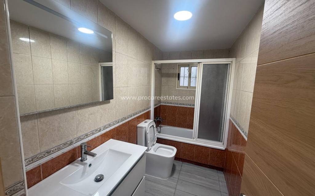 Verkoop - Appartement - Torrevieja - Torrevieja Center