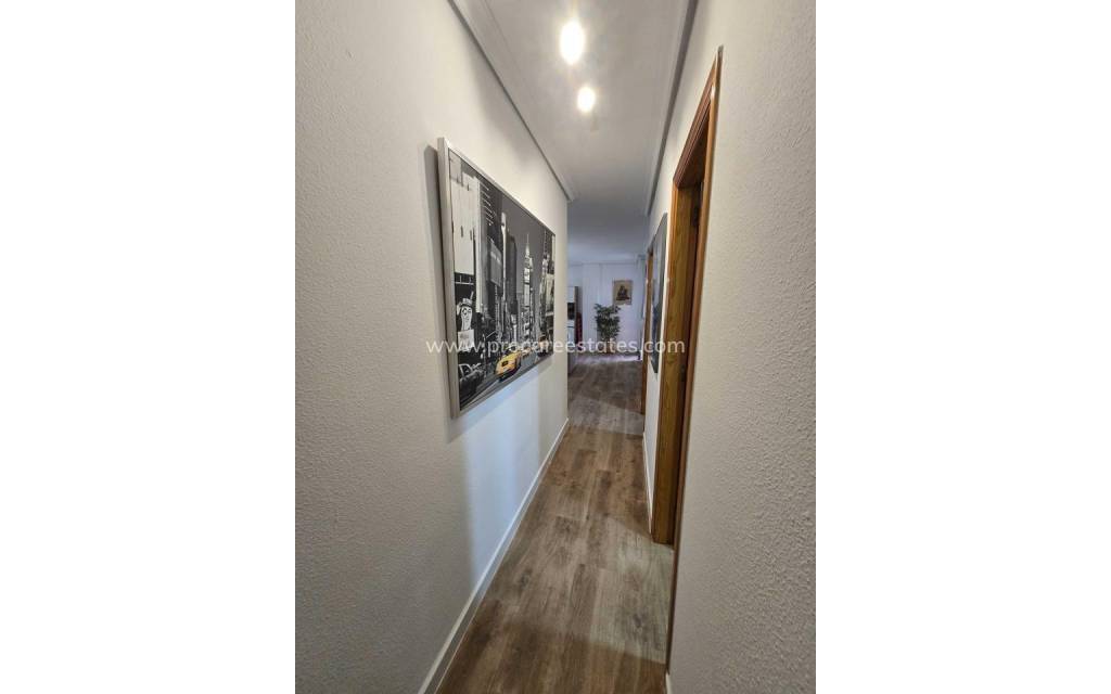Verkoop - Appartement - Torrevieja - Torrevieja Center