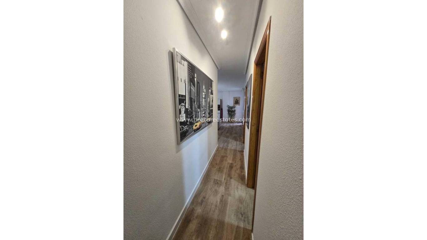 Verkoop - Appartement - Torrevieja - Torrevieja Center