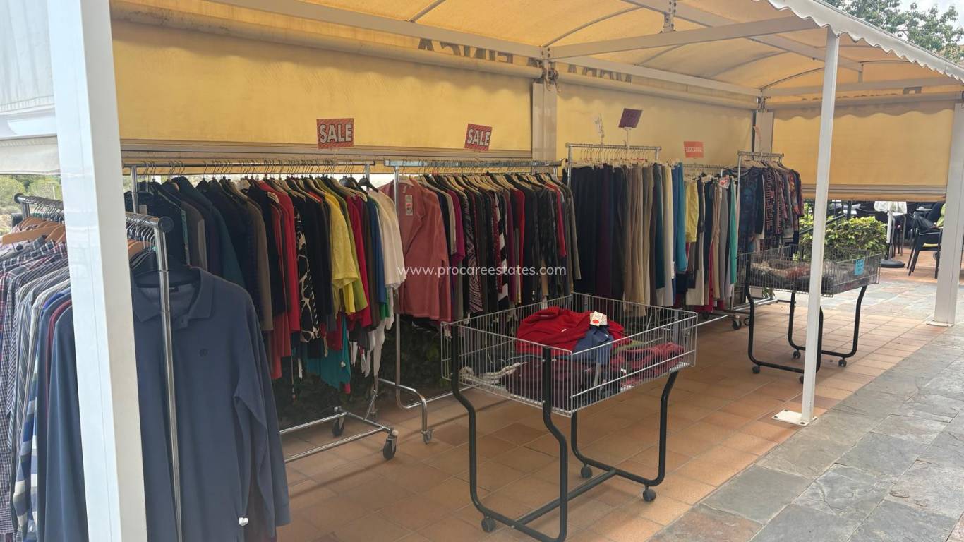 Verkoop - Commercieel vastgoed - Algorfa - La Finca golf