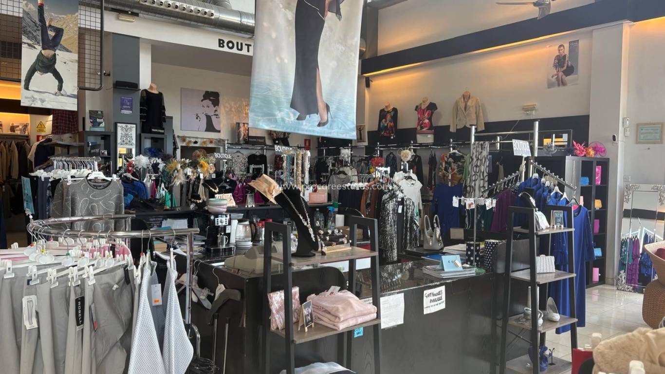 Verkoop - Commercieel vastgoed - Algorfa - La Finca golf