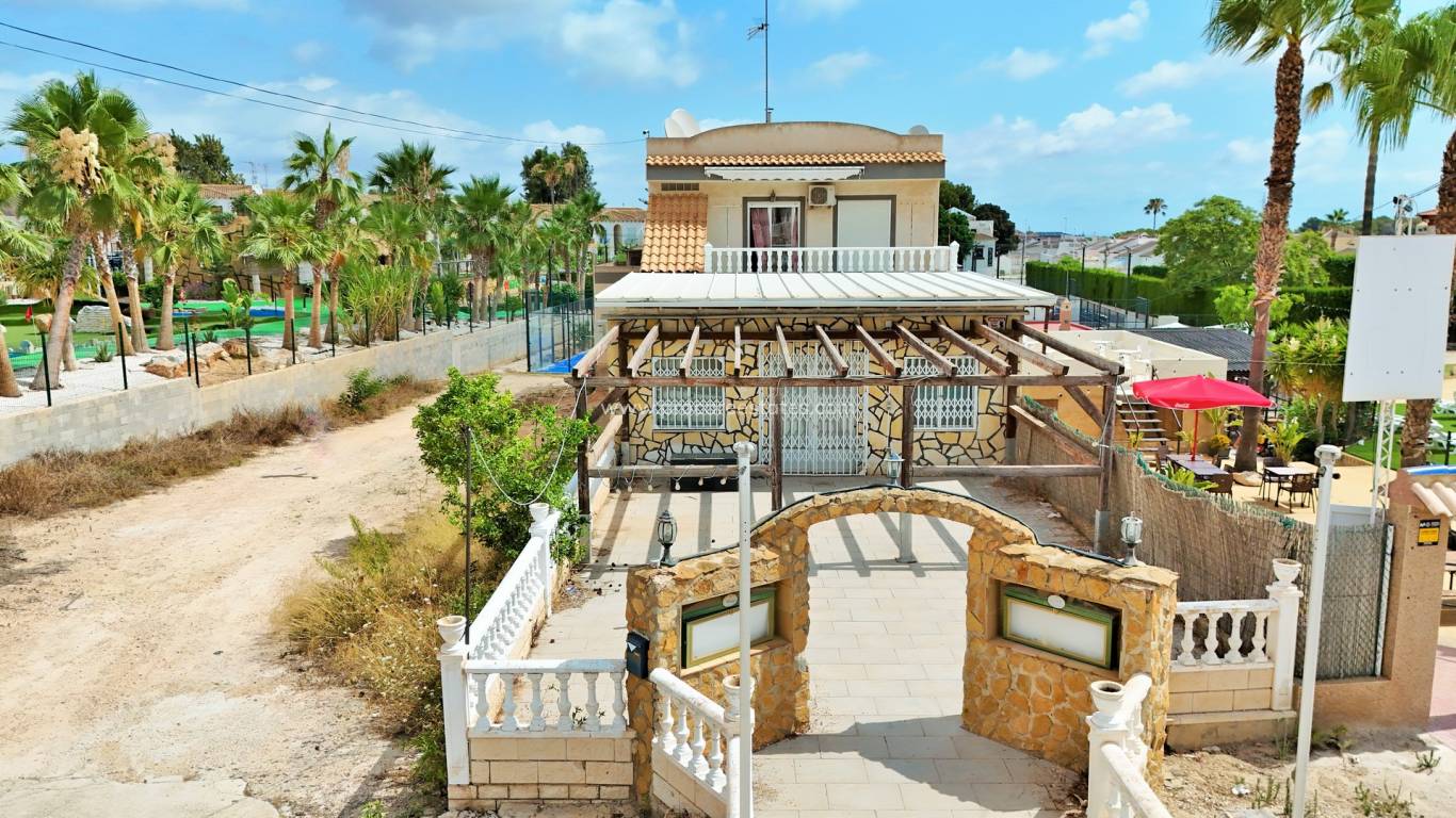 Verkoop - Commercieel vastgoed - Orihuela Costa - Villamartin