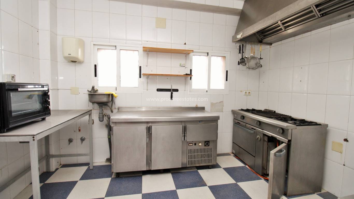 Verkoop - Commercieel vastgoed - Orihuela Costa - Villamartin