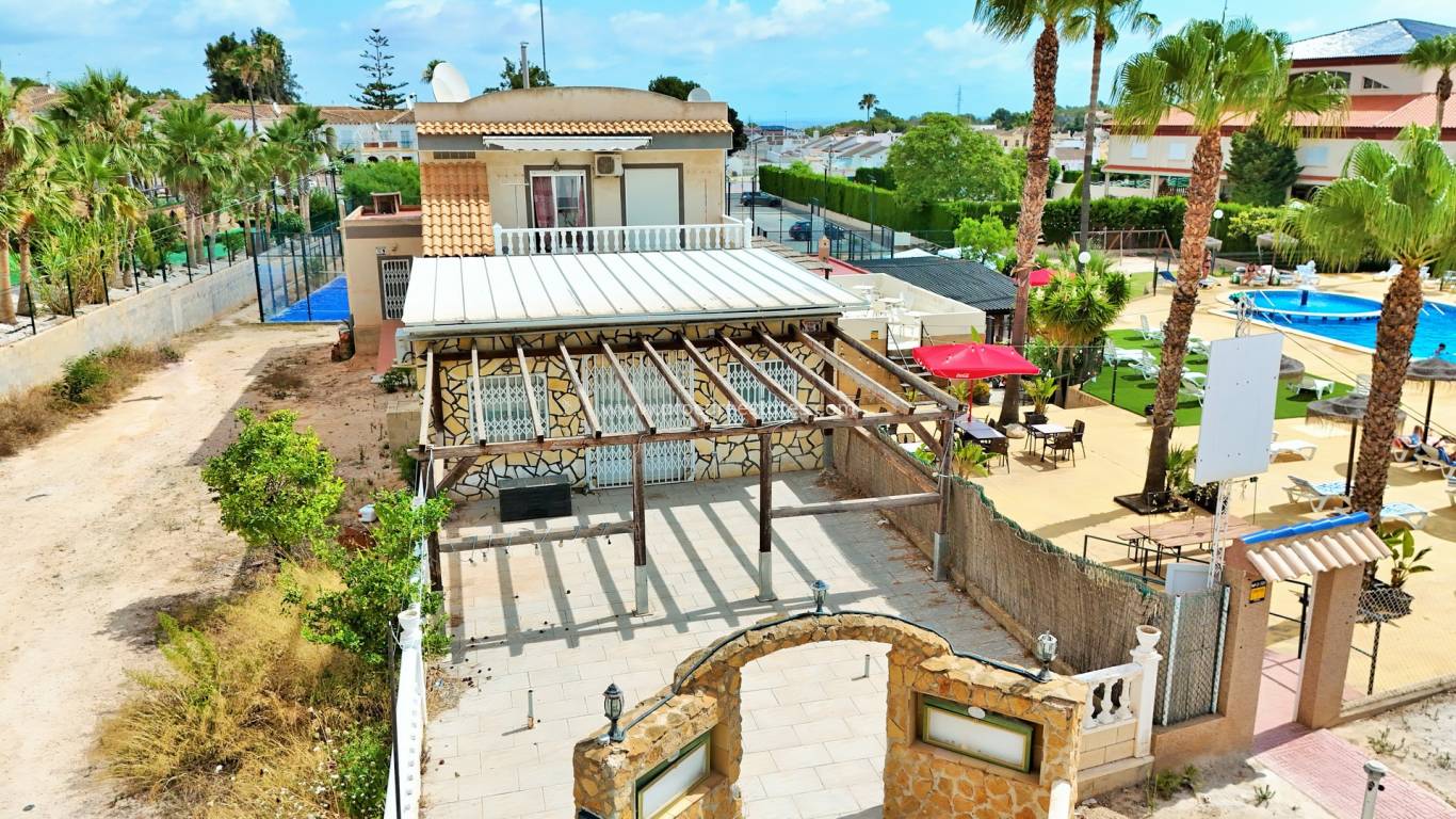 Verkoop - Commercieel vastgoed - Orihuela Costa - Villamartin