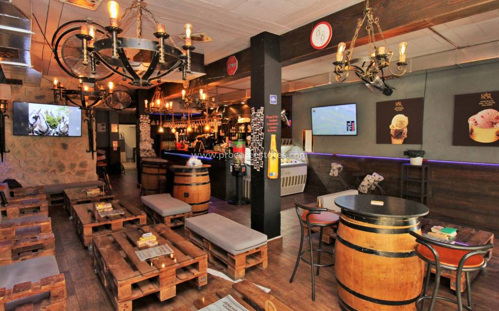 Verkoop - Commercieel vastgoed - Orihuela Costa - Villamartin