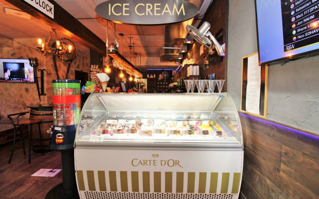 Verkoop - Commercieel vastgoed - Orihuela Costa - Villamartin