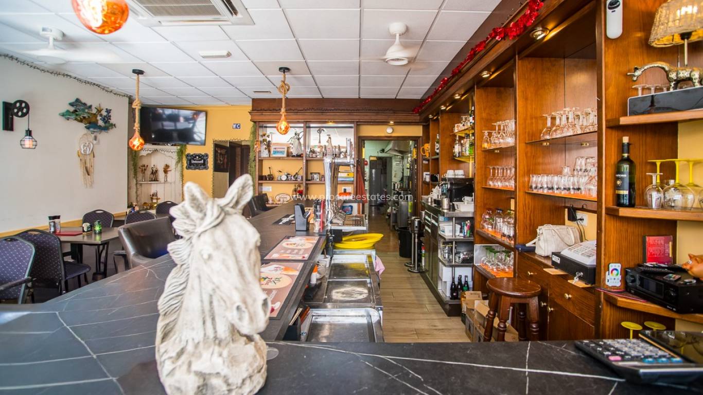Verkoop - Commercieel vastgoed - Orihuela - Los Balcones Y los Altos