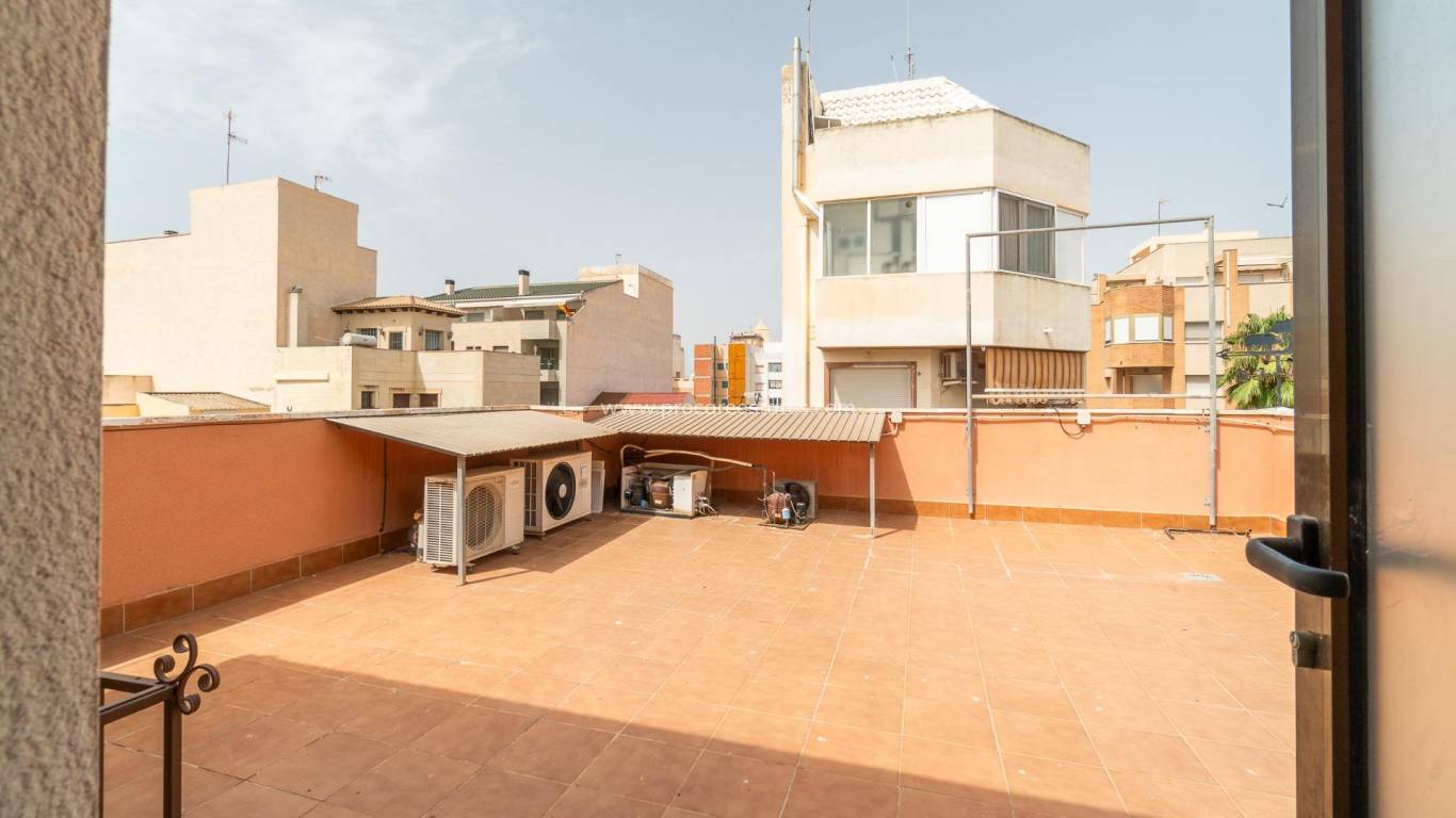 Verkoop - Commercieel vastgoed - Torrevieja - Paseo maritimo