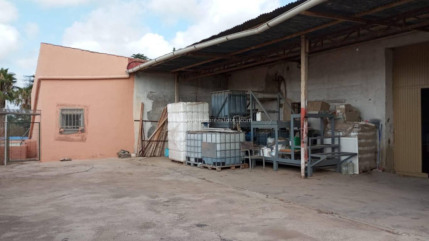 Verkoop - Commercieel vastgoed - Torrevieja - Polígono Industrial Casa Grande
