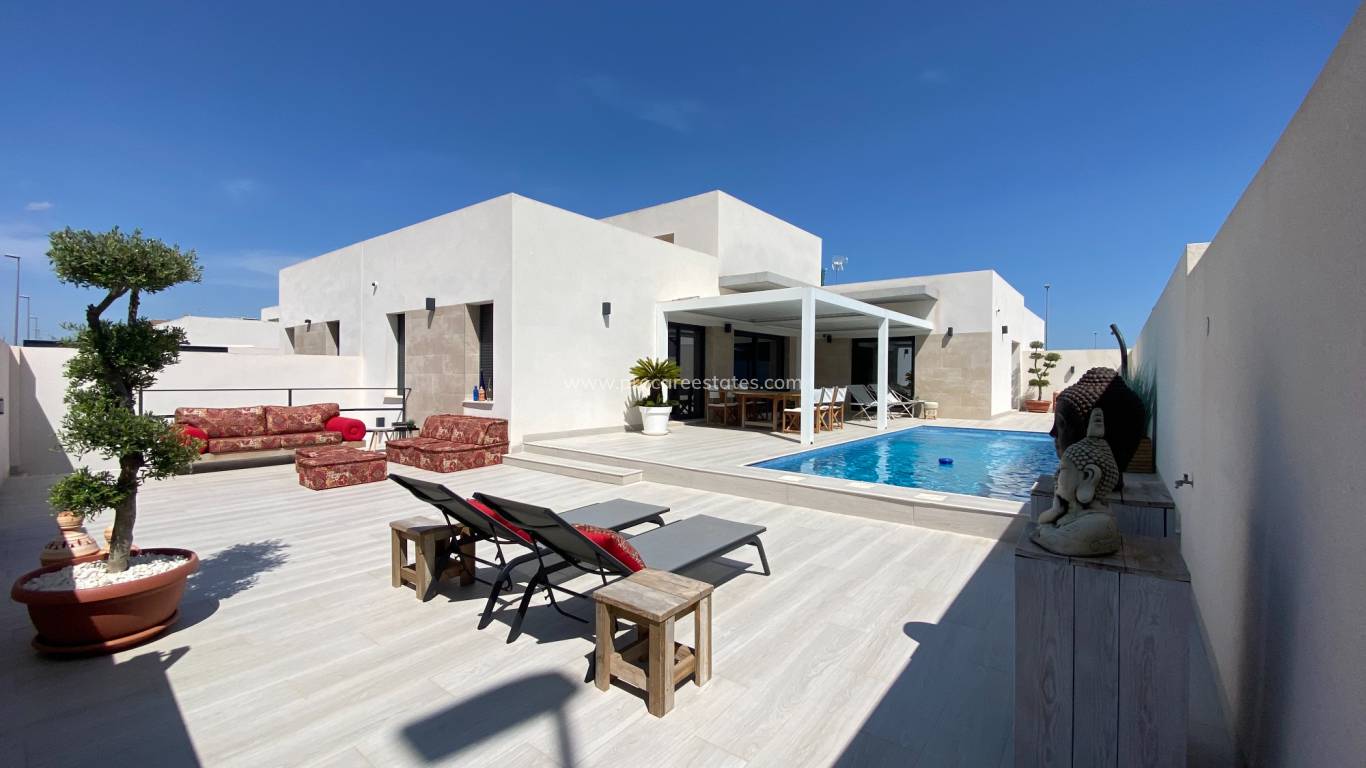 Verkoop - Villa - Daya Nueva