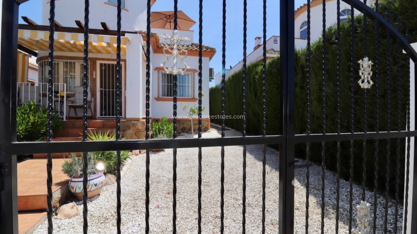 Verkoop - Villa - Guardamar del Segura - El Raso