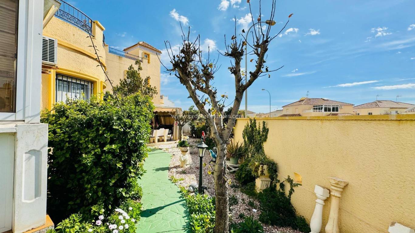 Verkoop - Villa - Orihuela Costa - Campoamor