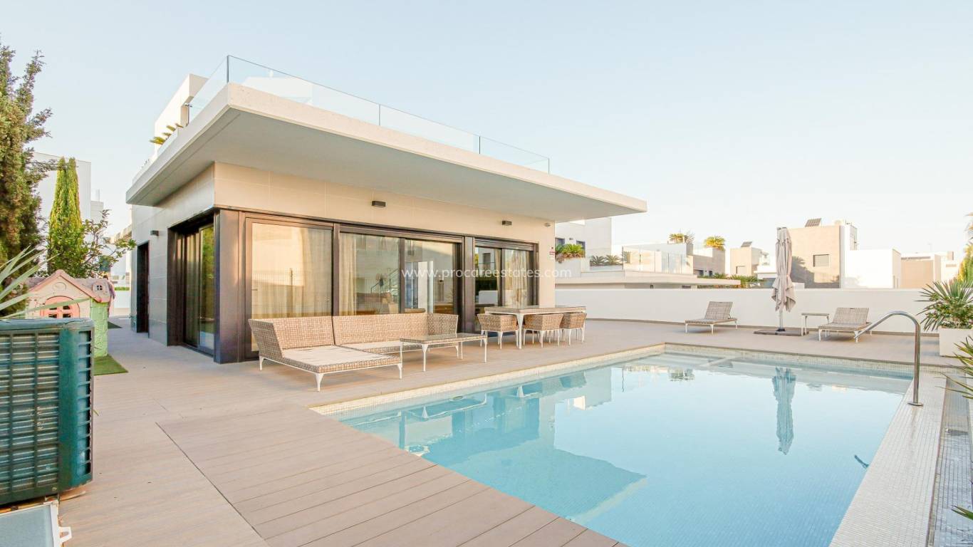 Verkoop - Villa - Orihuela Costa - Campoamor