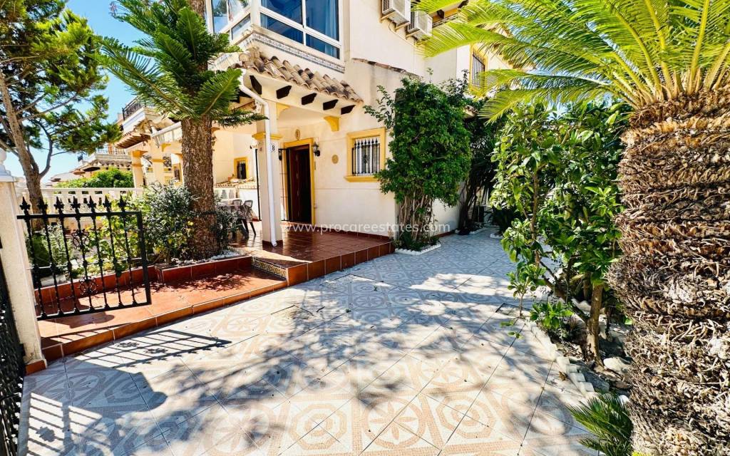 Verkoop - Villa - Orihuela Costa - Campoamor